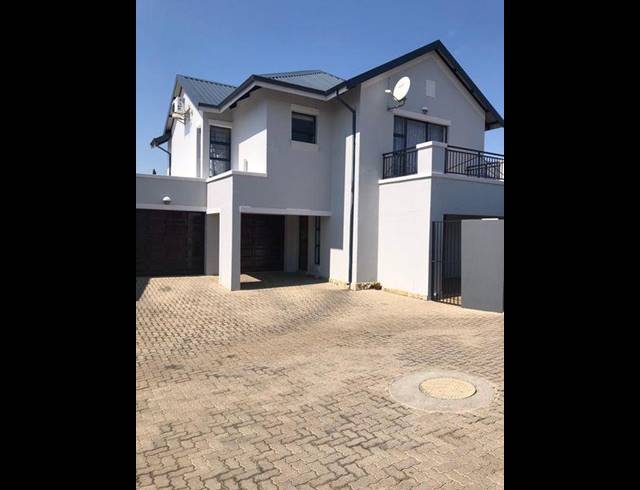 3 BEDROOM TOWNHOUSE FOR SALE IN MEYERSDAL NATURE ESTATE